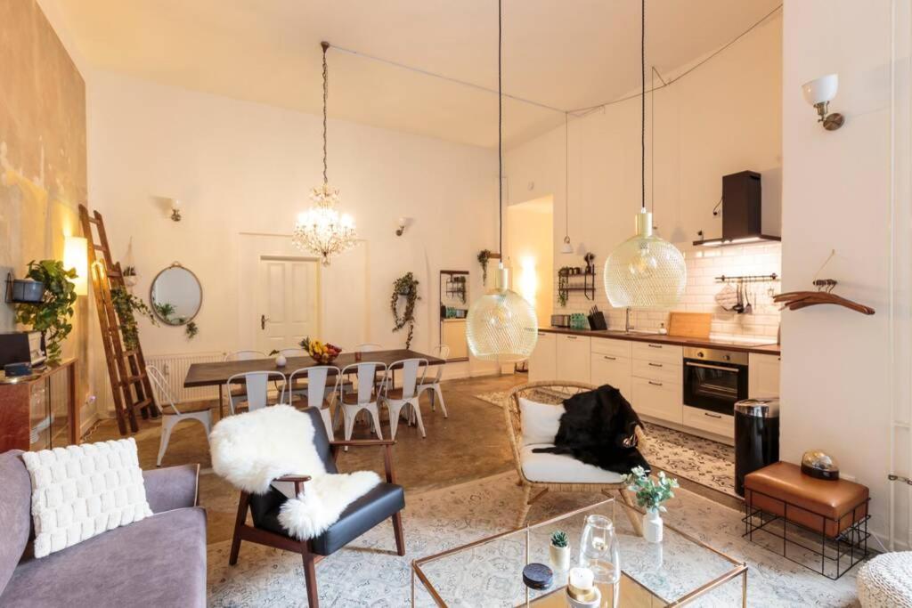 Unique Bohemian Loft *